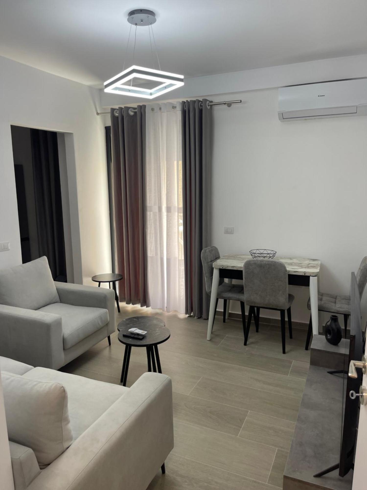 Modern Apartment In Central Vlore Exterior photo